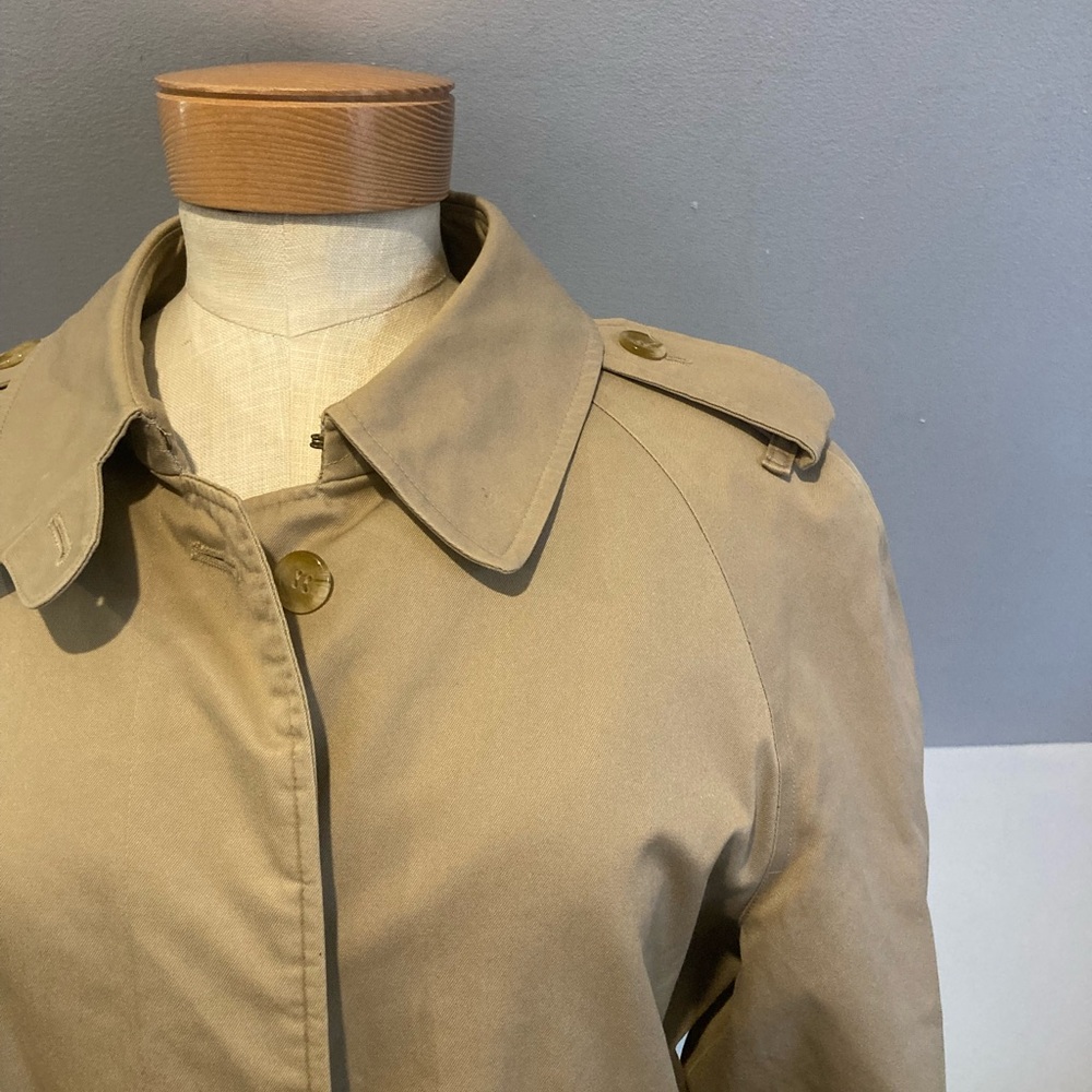 Burberry Vintage Kensington Trench Coat - Picture 9 of 16